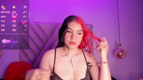 Snapshot of emmaswift1 chatting on September 13, 2:44 am Emma online show from September 13, 2:44 am