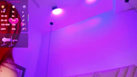 Snapshot of emmaswift1 chatting on October 7, 2:09 am Emma online show from October 7, 2:09 am