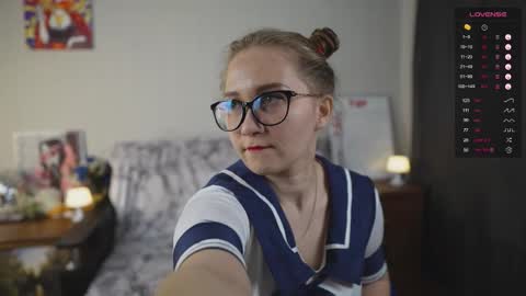 Mia online show from September 27, 3:39 pm