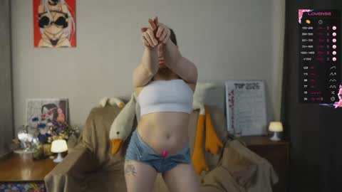 Mia online show from April 15, 5:42 pm