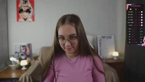 Mia online show from April 19, 5:45 pm