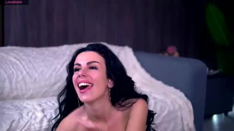 Emma online show from December 19, 9:11 pm