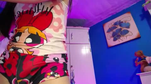 Snapshot of emmaxx7 chatting on May 8, 2:11 pm Emma online show from May 8, 2:11 pm
