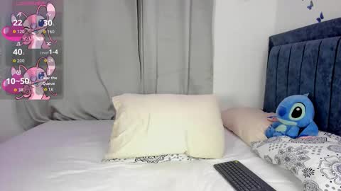 Snapshot of emmie_bunny chatting on October 20, 9:26 pm Emmie online show from October 20, 9:26 pm