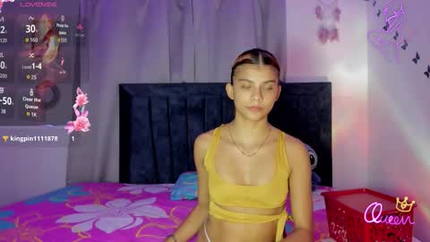 Snapshot of emmie_bunny chatting on February 28, 12:22 am Emmie online show from February 28, 12:22 am