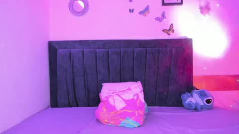 Emmie online show from April 21, 2:51 am