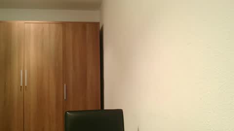 emmie online show from December 3, 8:49 am