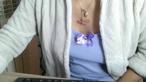 emmie online show from January 31, 8:43 am