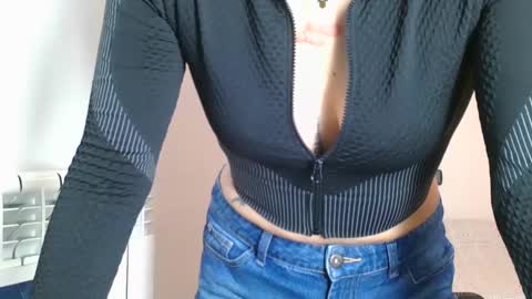 emmie online show from February 14, 8:42 am