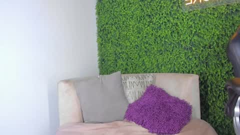 Emmiily online show from January 24, 8:00 pm