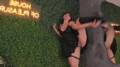 Emmiily online show from February 9, 10:32 pm