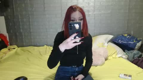 Snapshot of emmily000 chatting on February 16, 9:38 pm Emmily000 online show from February 16, 9:38 pm