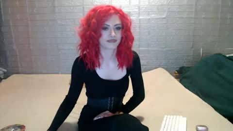 Emmily000 online show from February 23, 2:58 pm