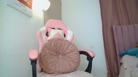 emmily online show from February 25, 5:22 pm