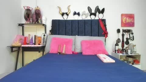          online show from November 10, 12:59 pm