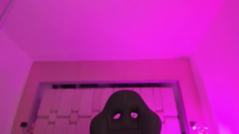    online show from October 15, 11:43 am