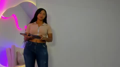 Snapshot of emmilybratz chatting on June 4, 2:23 pm EMMILY online show from June 4, 2:23 pm