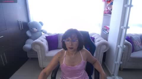 Emmily online show from January 18, 8:19 pm