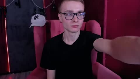 Emmit online show from February 11, 3:28 pm