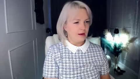 emmmam online show from November 13, 7:40 am