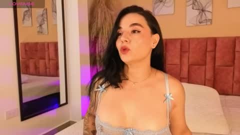 emmy_danielss online show from April 6, 11:44 am
