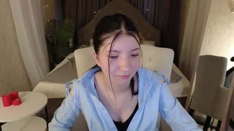 Snapshot of emmy_dreamy_ chatting on July 16, 1:33 am emmy_dreamy_ online show from July 16, 1:33 am