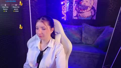 Snapshot of emmy_dreamy_ chatting on July 25, 1:36 am emmy_dreamy_ online show from July 25, 1:36 am