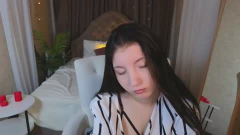 Snapshot of emmy_dreamy_ chatting on July 26, 1:36 am emmy_dreamy_ online show from July 26, 1:36 am