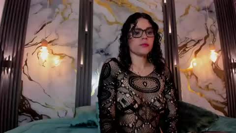 Snapshot of emmy_thompso chatting on June 6, 10:31 am Emmy online show from June 6, 10:31 am