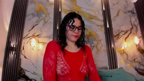 Snapshot of emmy_thompso chatting on June 10, 11:53 am Emmy online show from June 10, 11:53 am