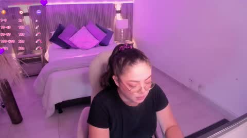 Emmy Walker online show from November 6, 11:00 am