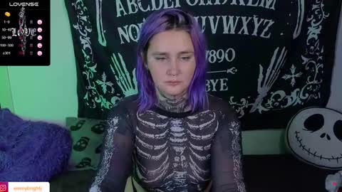 Emmy Bright     50  online show from September 22, 1:07 am