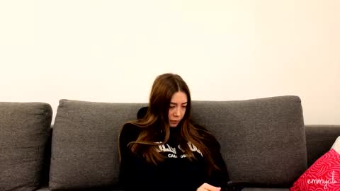 Em online show from March 23, 3:05 pm