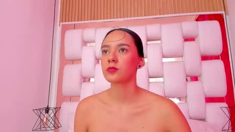 Snapshot of emmycruzz chatting on November 18, 7:18 pm emmy online show from November 18, 7:18 pm