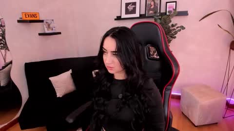 Emmy Evans  online show from November 8, 7:34 pm