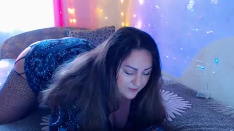 Snapshot of emmyxotty chatting on December 28, 8:37 am Emmy online show from December 28, 8:37 am