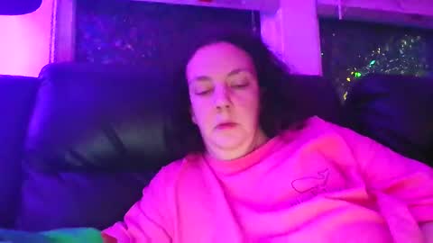 Snapshot of emnm696babii chatting on December 4, 12:31 am emnm696babii online show from December 4, 12:31 am