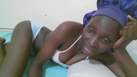 Snapshot of empress_ivy1 chatting on April 19, 6:32 pm empress_ivy1 online show from April 19, 6:32 pm