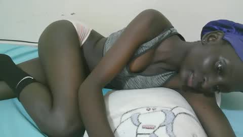 Snapshot of empress_ivy1 chatting on May 11, 6:16 pm empress_ivy1 online show from May 11, 6:16 pm