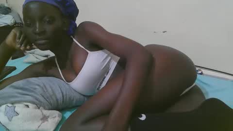 Snapshot of empress_ivy1 chatting on May 12, 6:27 pm empress_ivy1 online show from May 12, 6:27 pm