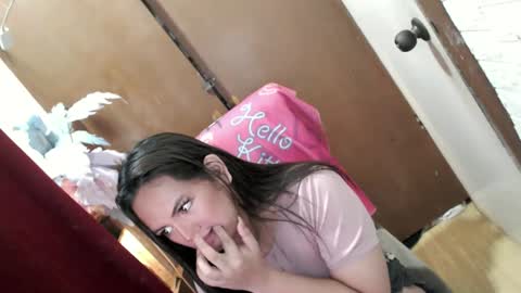 Snapshot of empressrheo chatting on February 7, 3:12 am empressrheo online show from February 7, 3:12 am