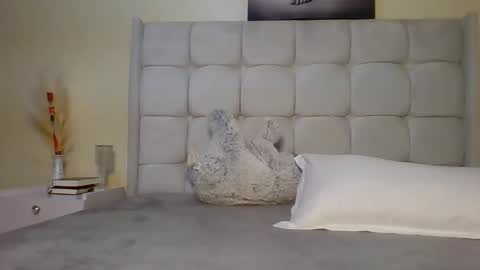 vee online show from November 11, 11:43 am