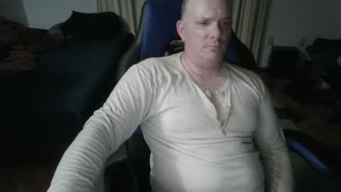 Snapshot of emsguy1 chatting on May 5, 4:09 am Matt online show from May 5, 4:09 am