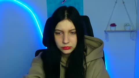 Snapshot of emxma chatting on November 23, 12:38 pm Emma online show from November 23, 12:38 pm