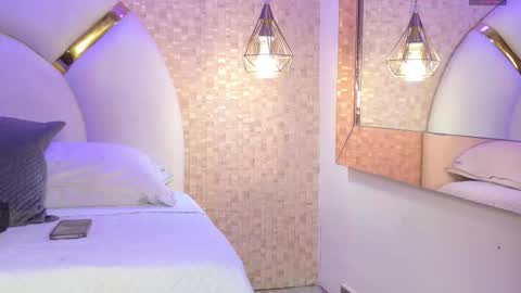 Snapshot of emy_rosse25 chatting on October 27, 11:36 am Emy  online show from October 27, 11:36 am