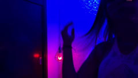 Snapshot of emy_rosse25 chatting on October 28, 11:36 am Emy  online show from October 28, 11:36 am