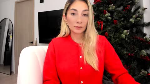 emyconneer online show from December 18, 11:30 pm