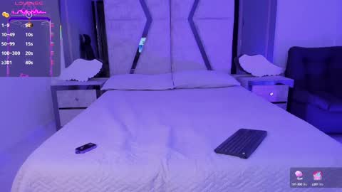 Snapshot of emysilver chatting on March 11, 4:07 pm Emy Silver online show from March 11, 4:07 pm