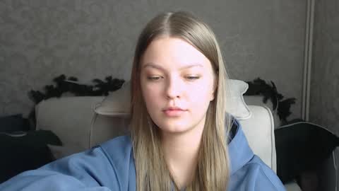 EmySway online show from January 31, 2:07 pm