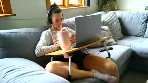 Snapshot of emyxxl chatting on May 28, 3:09 pm emyxxl online show from May 28, 3:09 pm